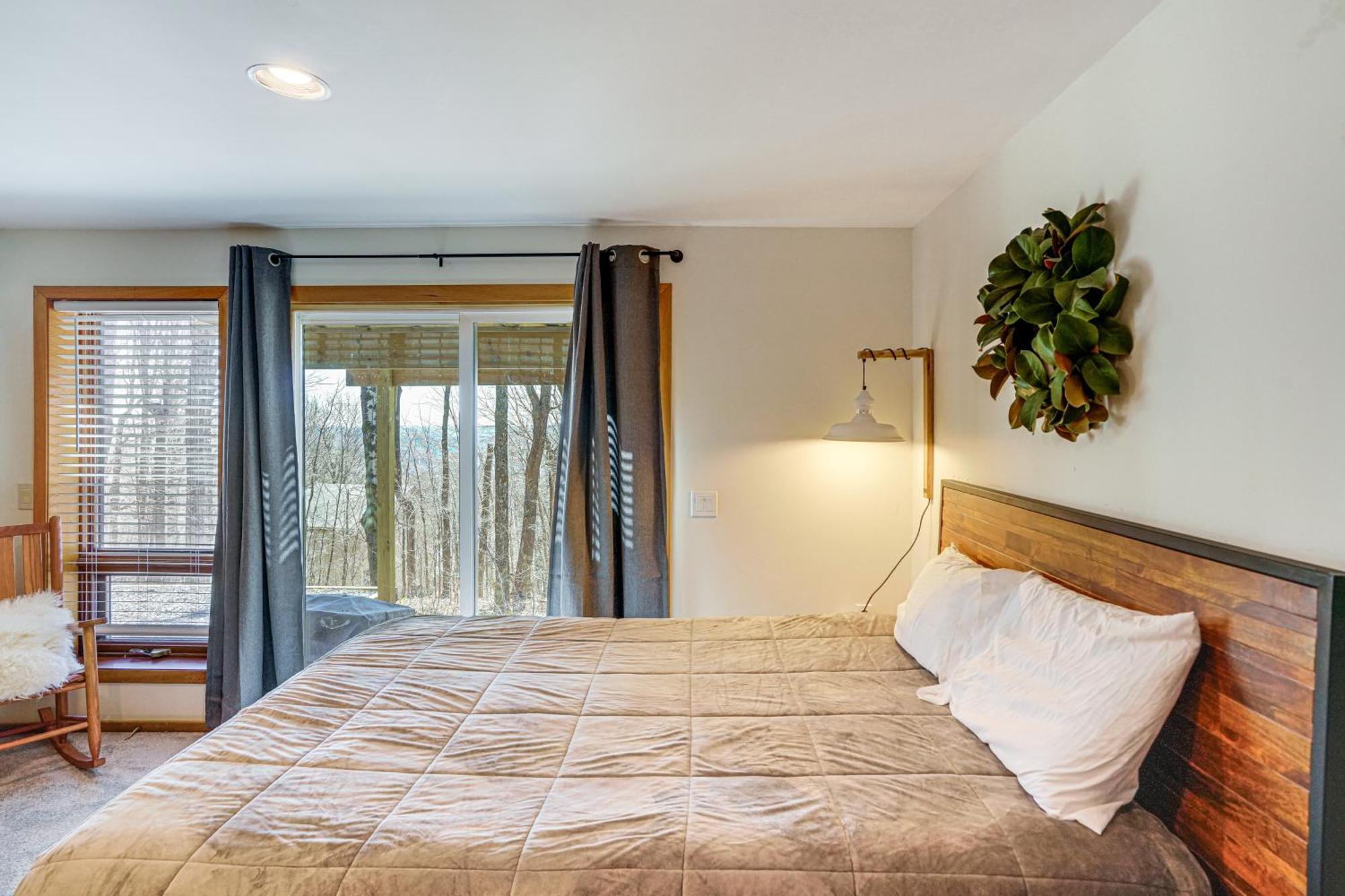 Wilmington Retreat With Deck, Lake Views And Game Room Exterior photo