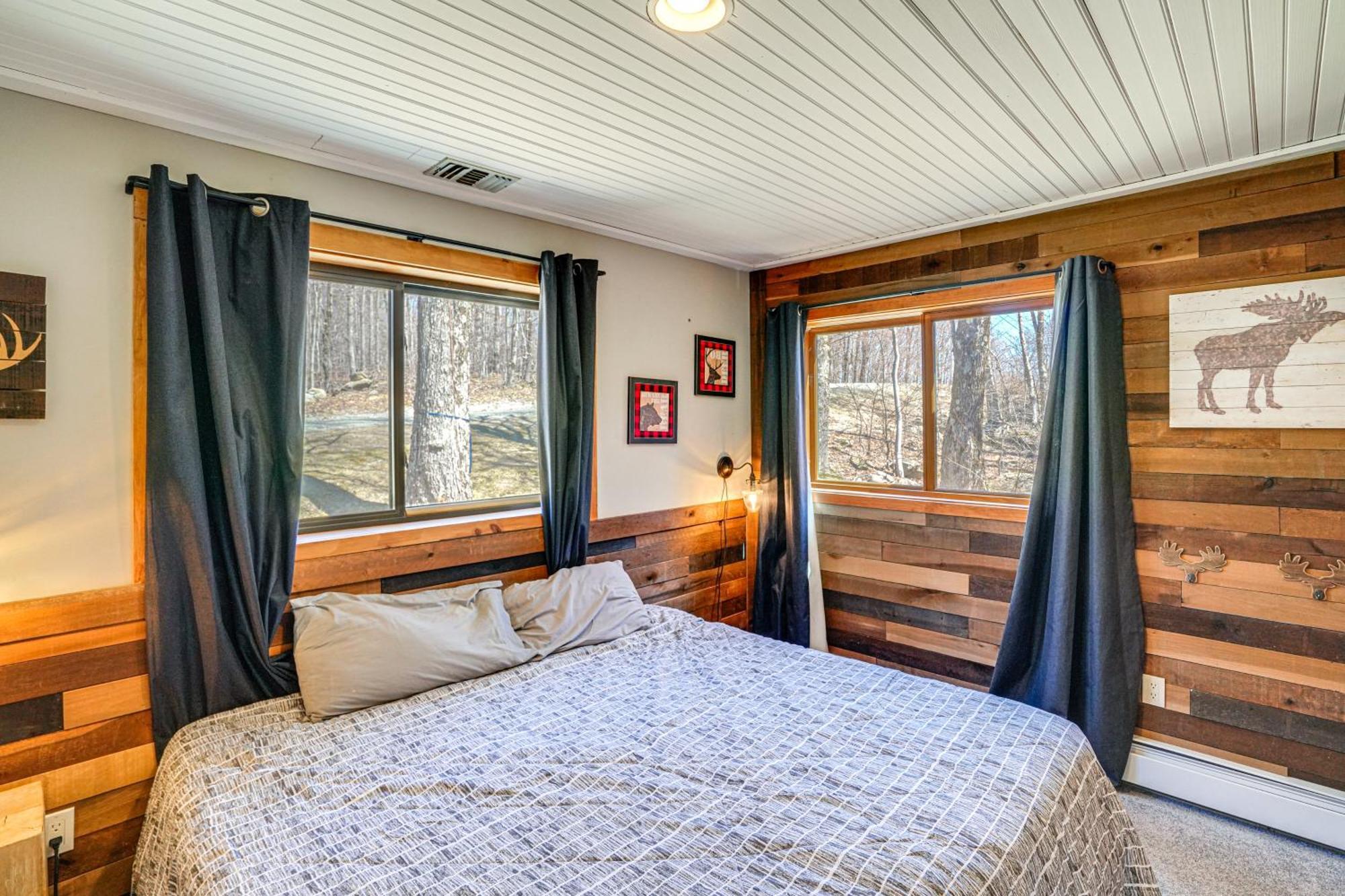 Wilmington Retreat With Deck, Lake Views And Game Room Exterior photo