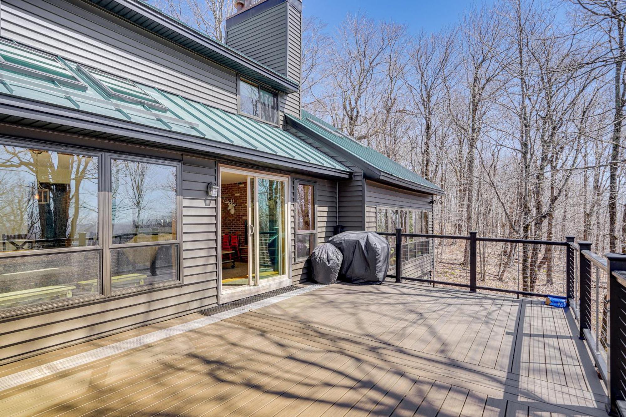 Wilmington Retreat With Deck, Lake Views And Game Room Exterior photo
